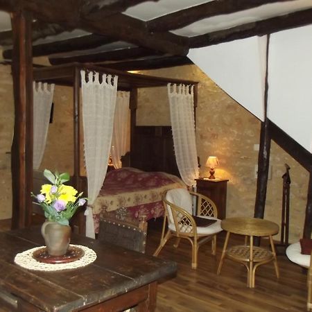Gites Des 3 Vallees Salignac Eyvigues Bagian luar foto